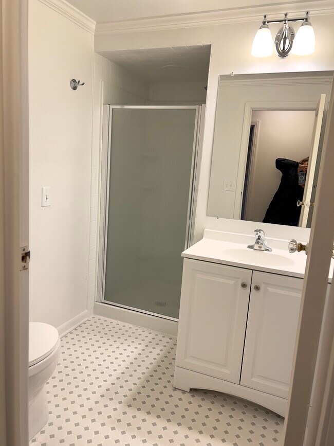 Bathroom - 4705 Ardmore Ave