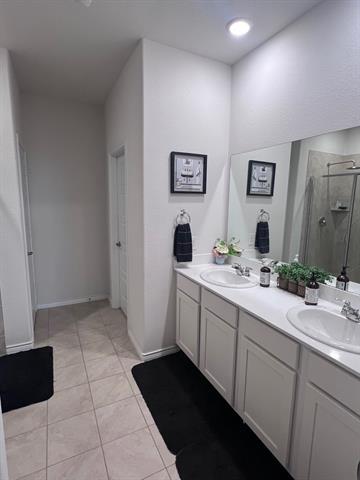 Building Photo - 2909 Llano Dr
