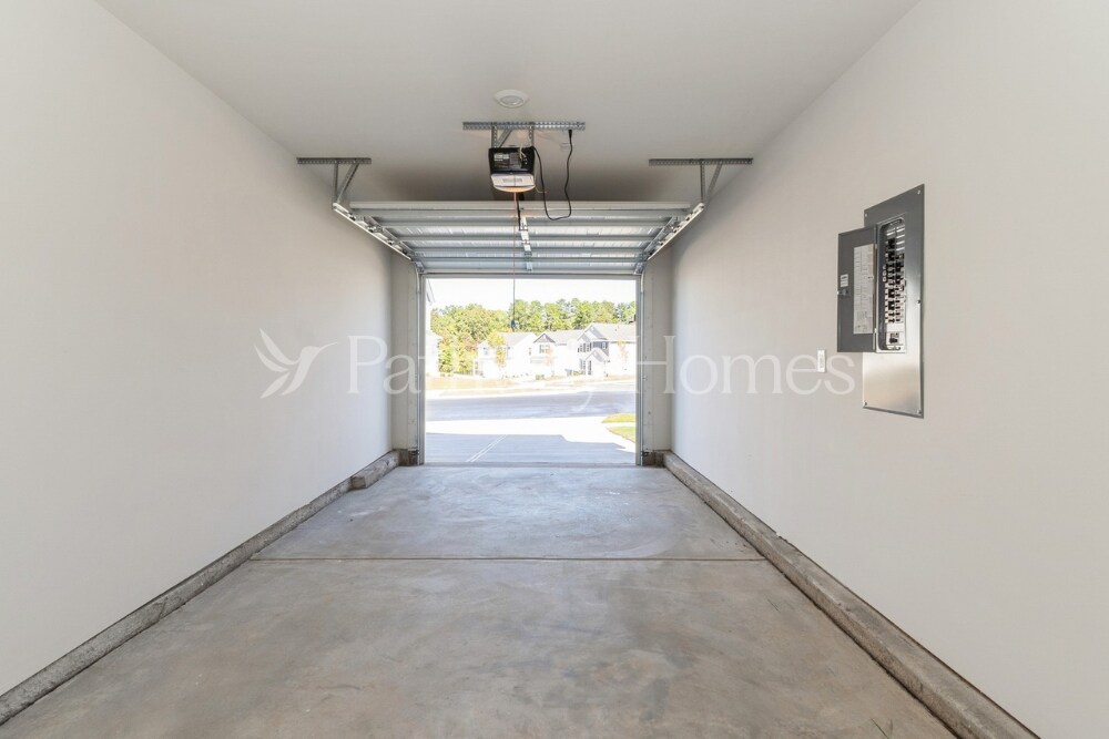 Building Photo - 6248 Lowe Ln