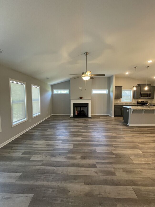 Building Photo - Spacious Home in Havelock