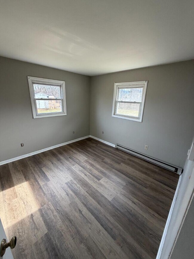 Building Photo - 510 3rd St