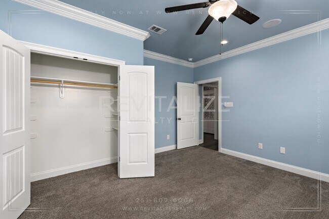 Building Photo - HALF-DEPOSIT SPECIAL! Stunning Luxury Home in Silverhill with Huge Diamond Shaped Backyard!