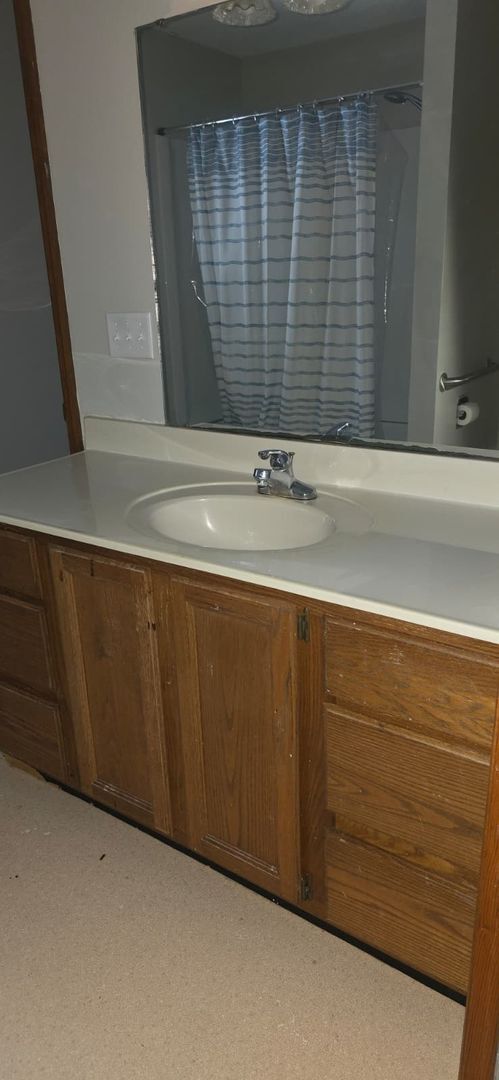 Building Photo - Welcome home! This beautiful and roomy 2-bedroom house is tucked away in a peaceful area and incl...