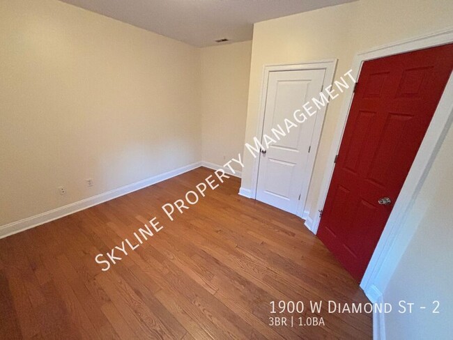 Building Photo - Charming 3 Bedroom Apartment For Rent Near...