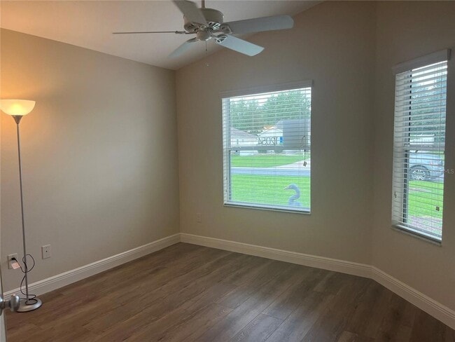 Building Photo - 12054 NE 51st Cir