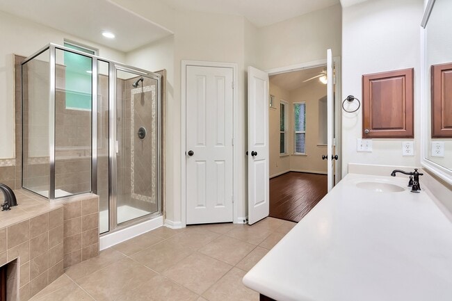 Building Photo - 31 Middle Gate Pl