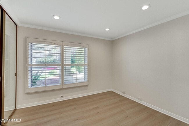 Building Photo - 2923 E Sierra Dr