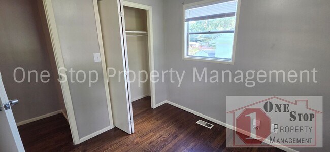 Building Photo - 8408 E 93rd Terrace