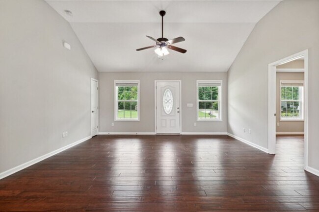 Building Photo - COMING SOON.....Adorable 3 Bedroom Home in Tullahoma!