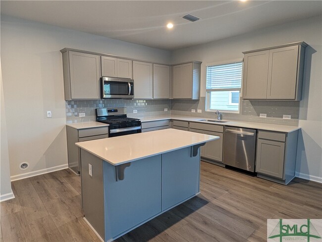 Building Photo - 52 Hardy Br