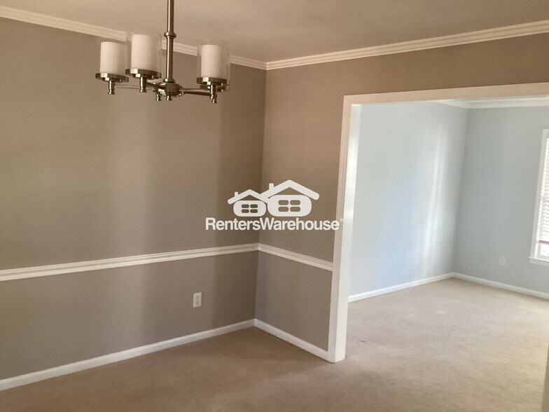 Building Photo - 4695 N Peachtree Rd