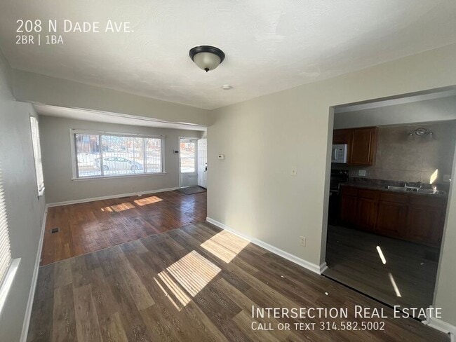 Building Photo - 208 N Dade Ave