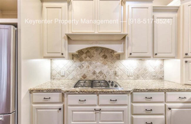 Building Photo - 5 Bed 4 Bath Rental Home Bixby