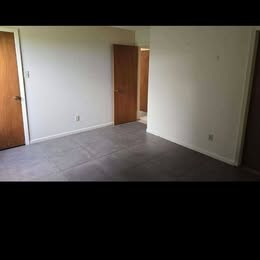 Building Photo - 143 S Gosnell St