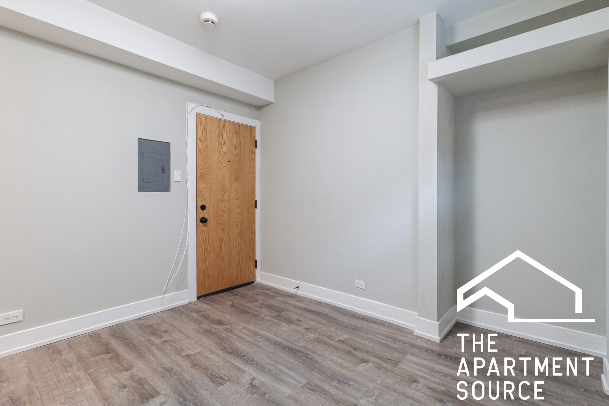 Building Photo - 501 W Belmont Ave