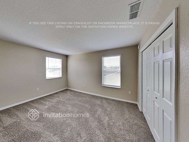 Building Photo - 2825 Oak Hammock Loop