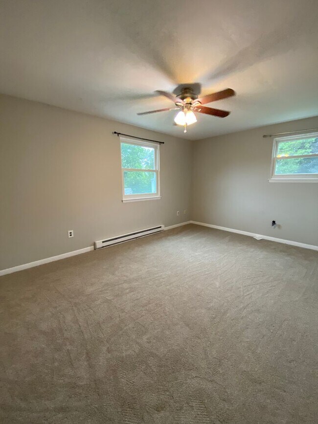 Building Photo - Attractive 3 Bedroom 1.5 Bath home in Mt. ...