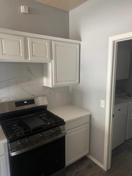 Building Photo - 607 Methodist Ave