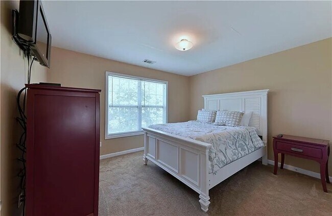 Building Photo - 5 Bedroom 3.5 Bathroom House in Douglasville GA