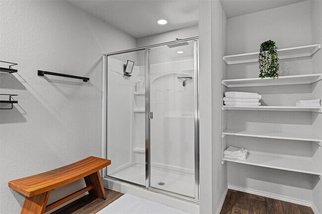 Building Photo - 6021 Roderick Dr