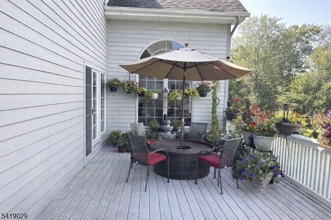 Building Photo - 104 Darren Dr