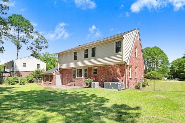 Building Photo - CHARMING 2-STORY BRICK HOME *Excellent Goldsboro Location* Lawn Care Included!