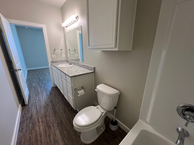 Building Photo - Stylish and Modern 3-Bedroom Duplex for Re...
