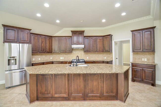 Building Photo - 27011 Cliff Pointe Ln