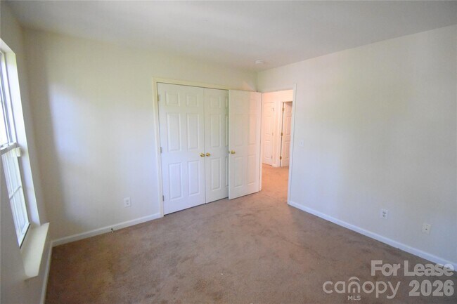Building Photo - 3704 Wind Ridge Pl