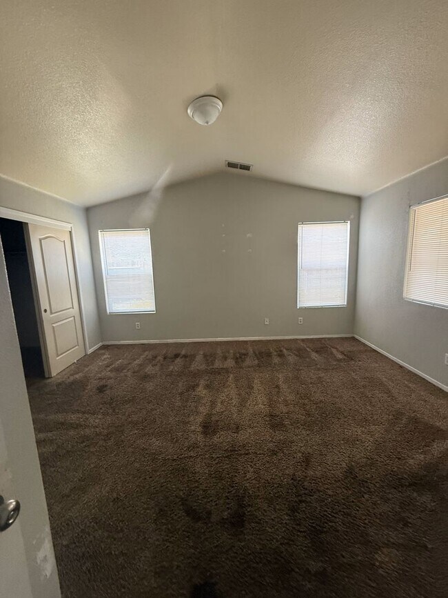 Building Photo - 2104 Chesler St