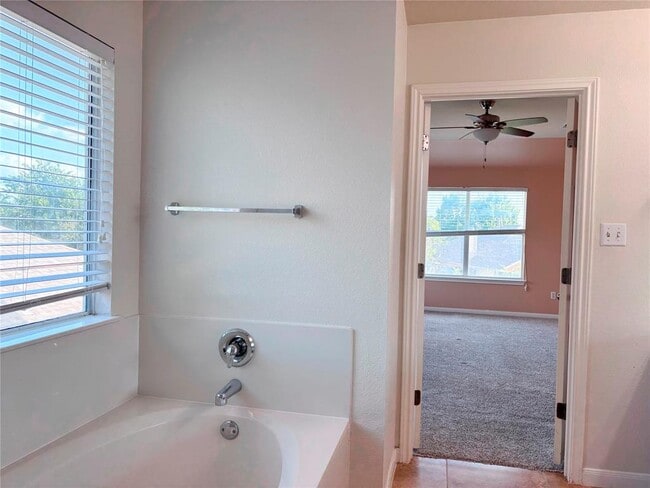 Building Photo - 4116 Meadow Bluff Way