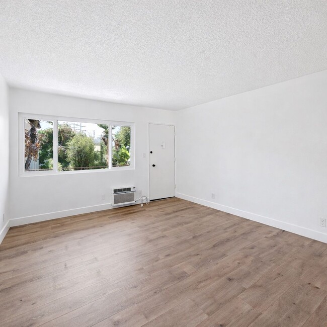 Building Photo - 6828 Fulton Ave