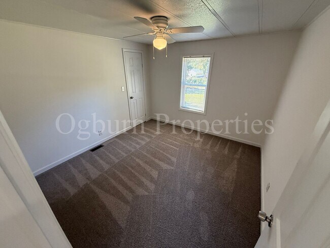 Building Photo - 4905 La Crest Ct