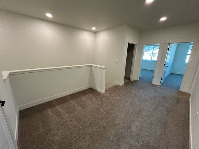 Building Photo - Stylish New Home Surrounded by Greenbelts and Outdoor Recreation