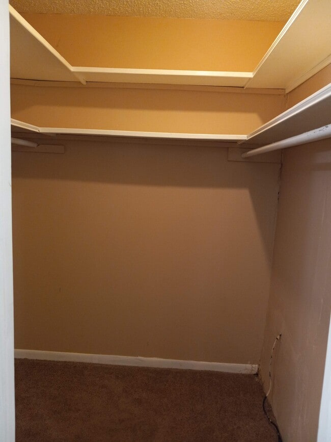 Building Photo - 16900 Wellborne Rd