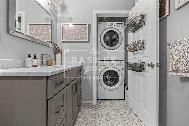 Building Photo - 366 W Broadway