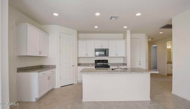 Building Photo - 1565 E Kingman Pl