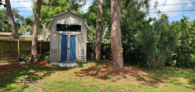 Building Photo - QUIET AND WELL MAINTAINED NEIGHBORHOOD