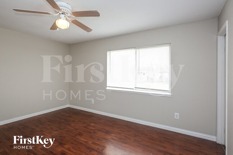 Building Photo - 4013 Commonwealth Dr