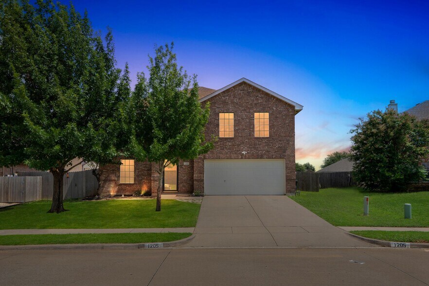Building Photo - 1205 Saltgrass Dr