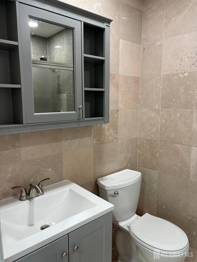 Building Photo - 1209 Edison Glen Terrace