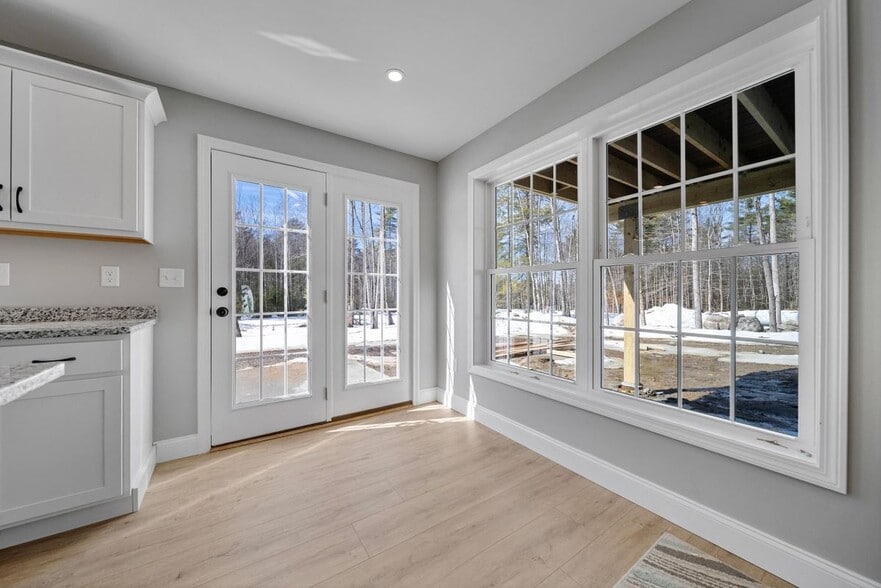 Building Photo - 142 S Main, B