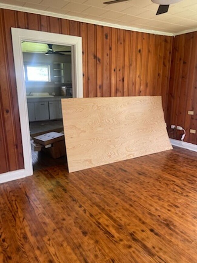 Building Photo - 2 Bedroom House in New Iberia