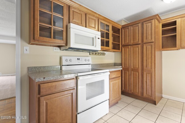 Building Photo - 404 Dogwood Ln