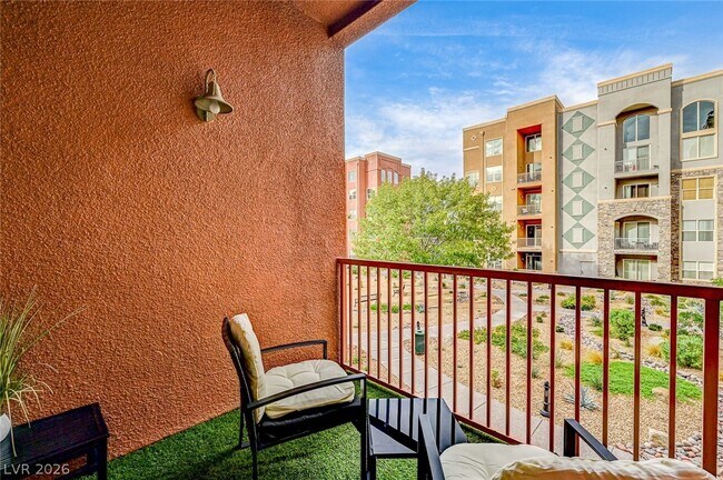 Building Photo - 56 E Serene Ave