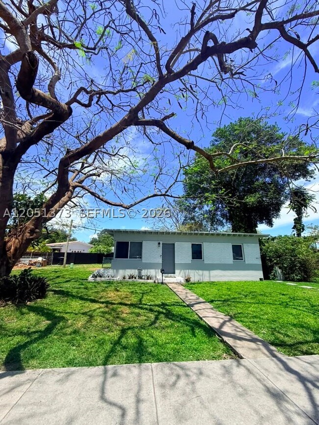 Building Photo - 201 Flagler Dr