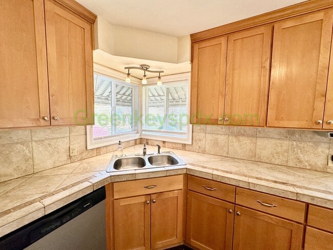 Building Photo - 4-Bedroom 2-Bathroom Mid-Century Ranch wit...