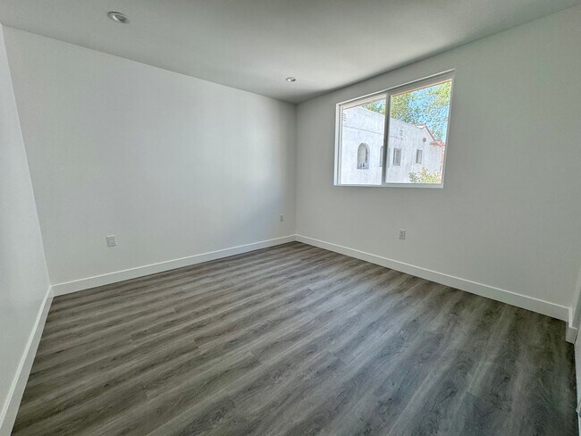 Building Photo - All New Large Home like ADU in the Leimert Park area