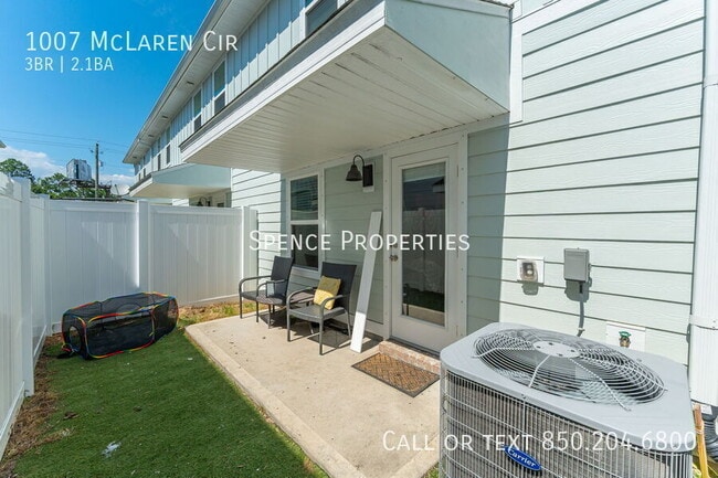 Building Photo - 1007 McLaren Cir