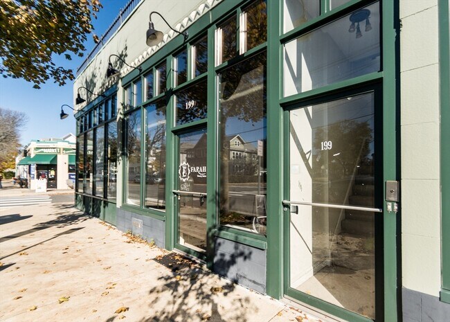 Building Photo - 199 Broadway